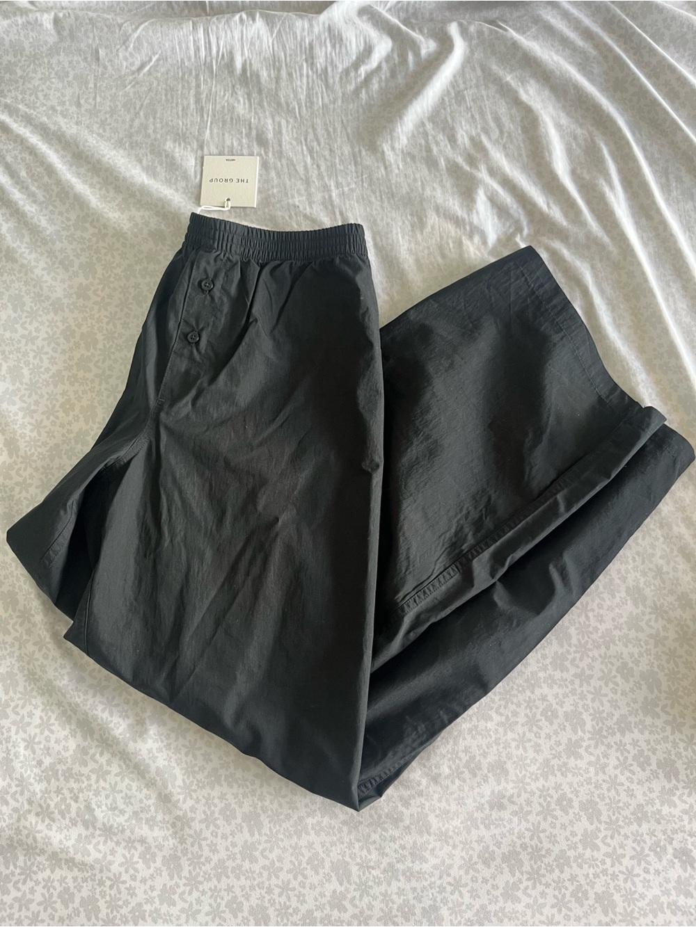 Aritzia Black Wide-Leg Elastic Waist Chinos